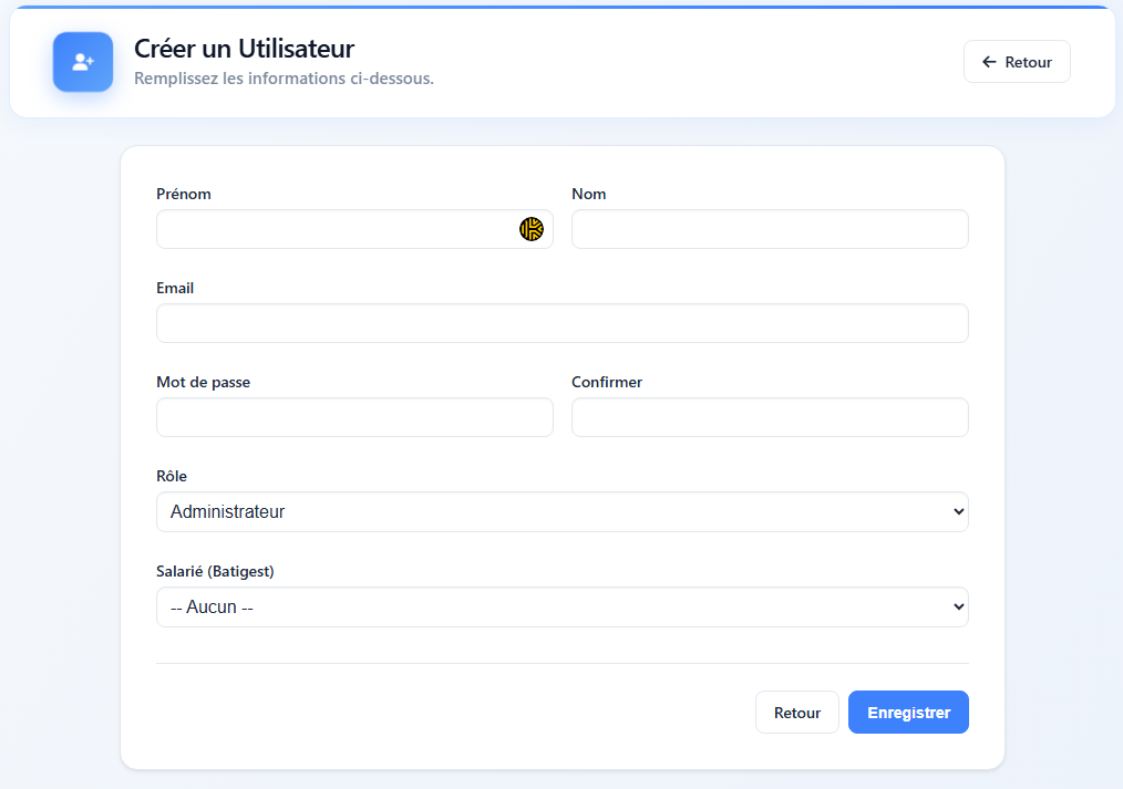 Formulaire de création d'un utilisateur avec les champs de nom, prénom, email, mot de passe, rôle et lien salarié